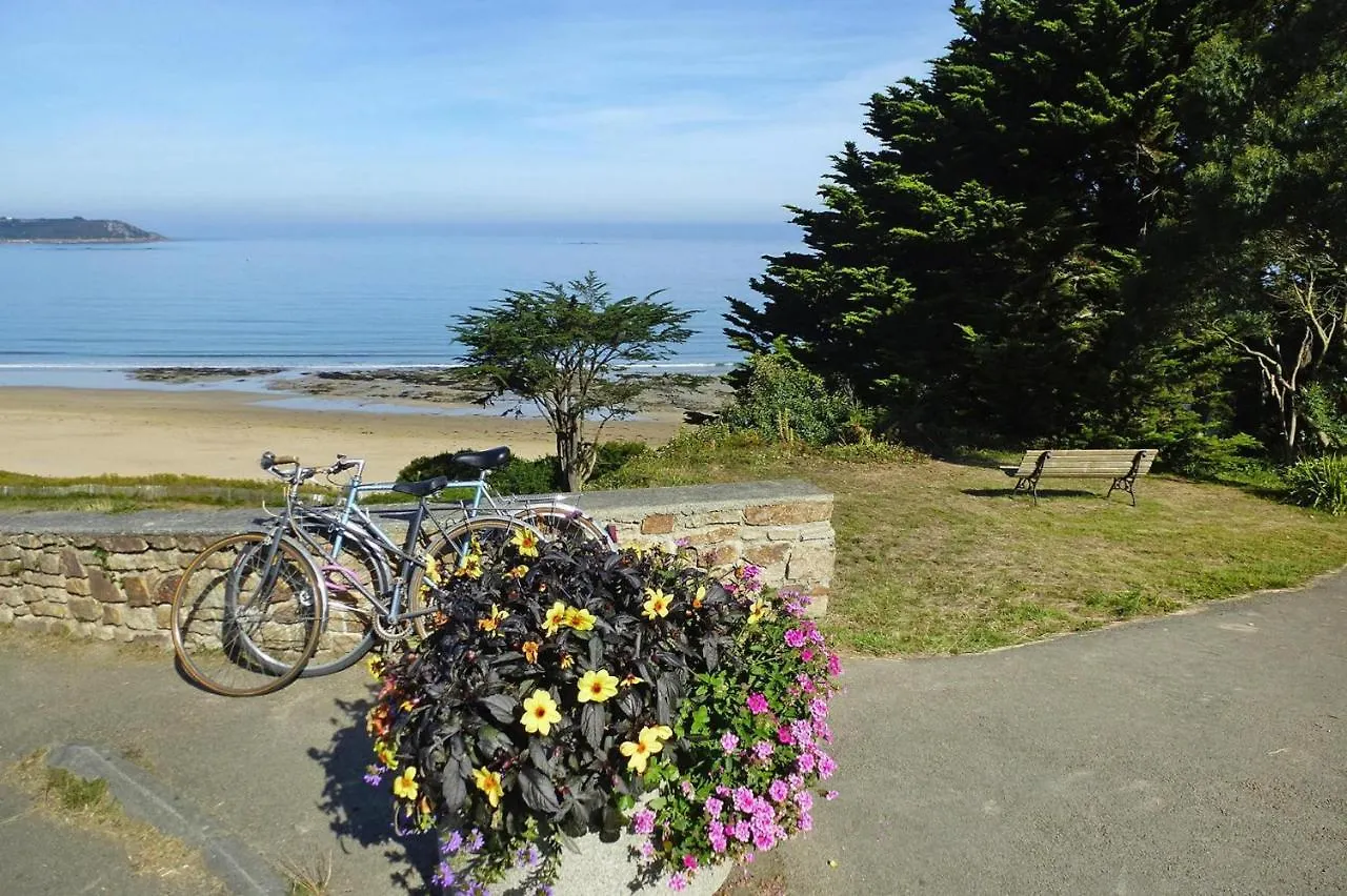 4 Family Home, Walking Distance To The Beach Locquirec 0*,