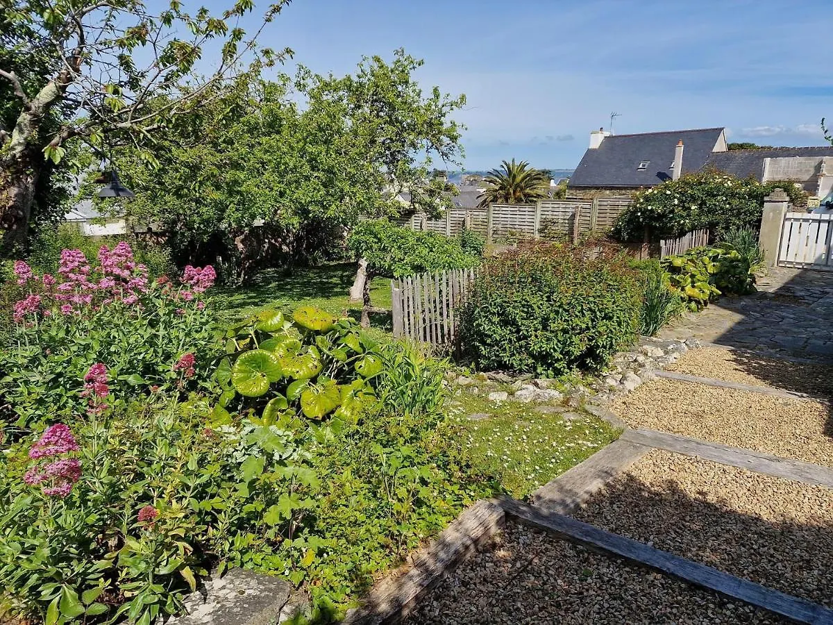 4 Family Home, Walking Distance To The Beach Locquirec Holiday home