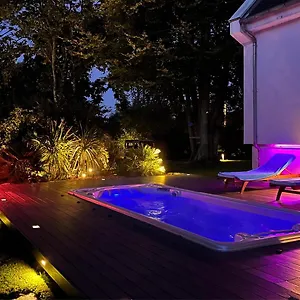Eden - Piscine & D Hotes Bed & Breakfast